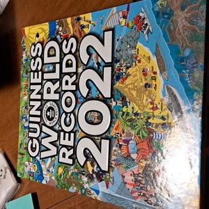 Guiness World Records 2022/ BUNDLE ONLY 2or more items